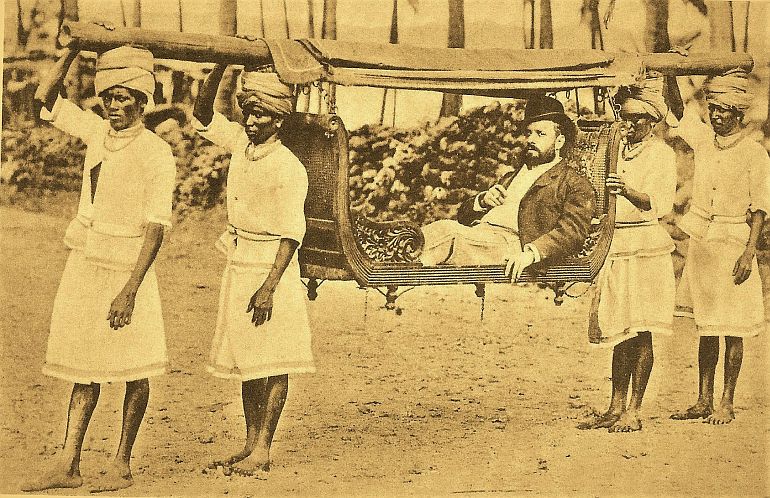 Dr. Adelino Fernandes Vaz na sua machila rasa (Bilhete postal, Índia Portuguesa, ed. Benjamim Sequeira, Nova Goa, 1890, via Facebook/ Revisitar Goa)