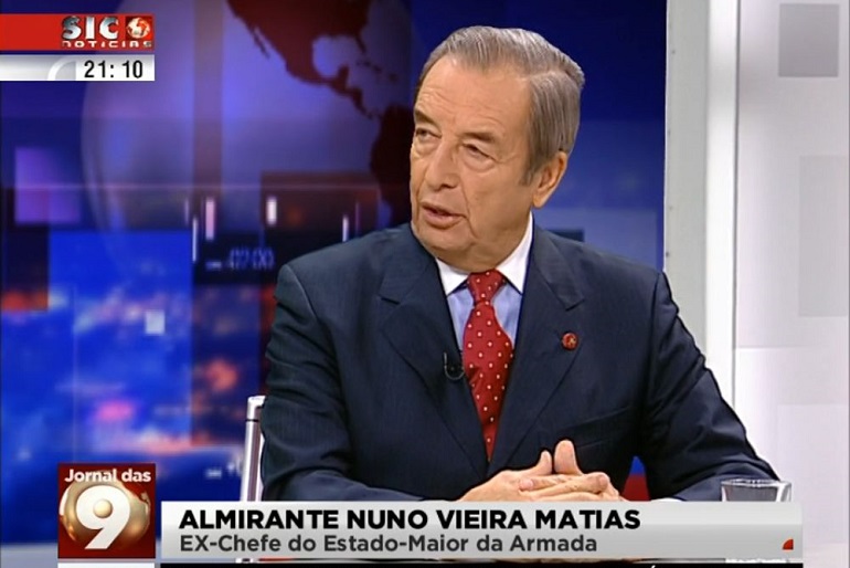 O Alm. Vieira Matias era presença assidua nos media. Aqui no "Jornal das 9" da SIC Notícias, comentando a proposta do Conceito Estrategico Nacional, em junho de 2013