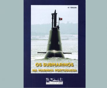 Capa da 4ªedição do livro "Os Submarinos na Marinha Portuguesa"